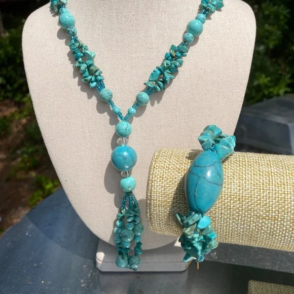 Turquoise Necklace and Bracelet - Picture 2 of 7